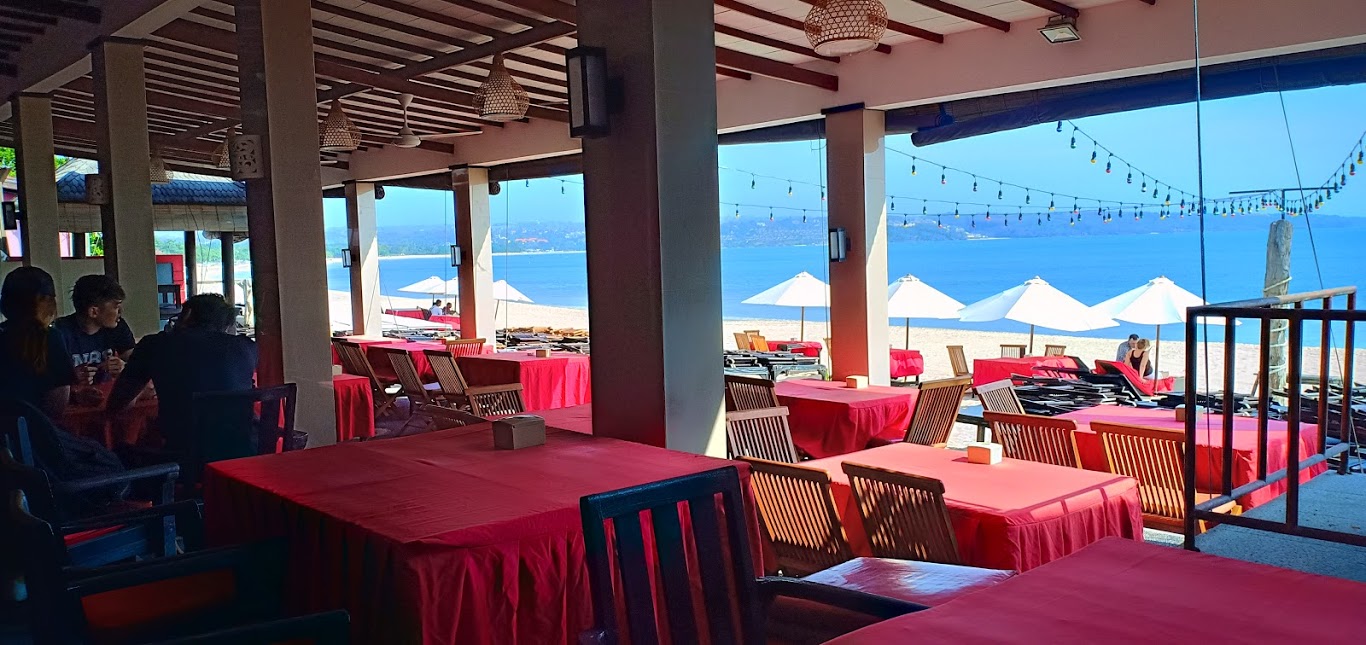 beachfront restaurant,bayfront restaurant,beachside restaurant,jimbaran candlelight dinner,restaurant in jimbaran